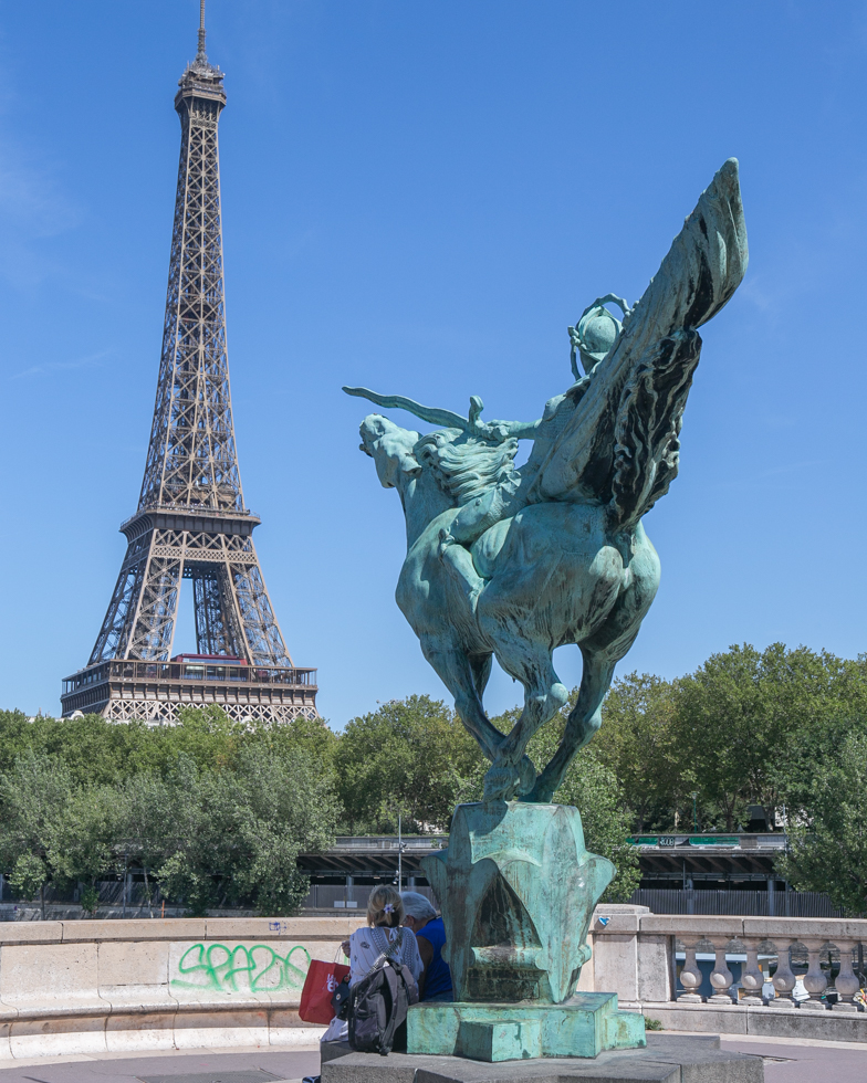 エッフェル塔のおすすめ撮影スポット | O'Bon Paris | Easy to be Parisian